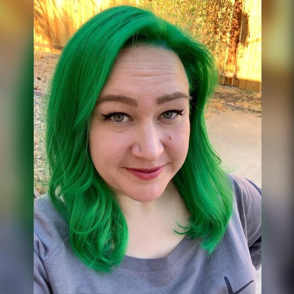 Meet your Posher, Kelly - Picture 2 of 4